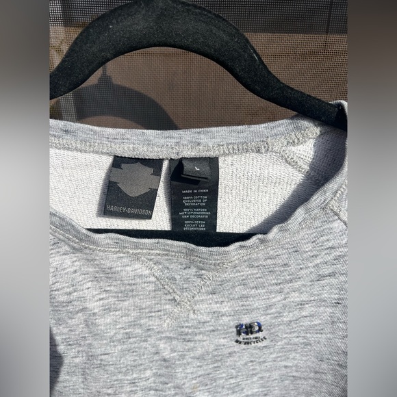 Harley Davidson women’s size large gray crewneck longsleeved sweatshirt logo - Picture 3 of 5